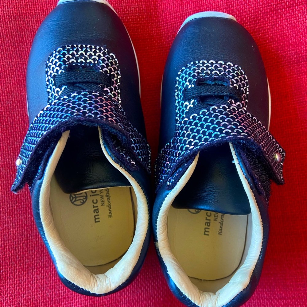 Beautiful leather sneakers by Mark Joseph. Size 9T.